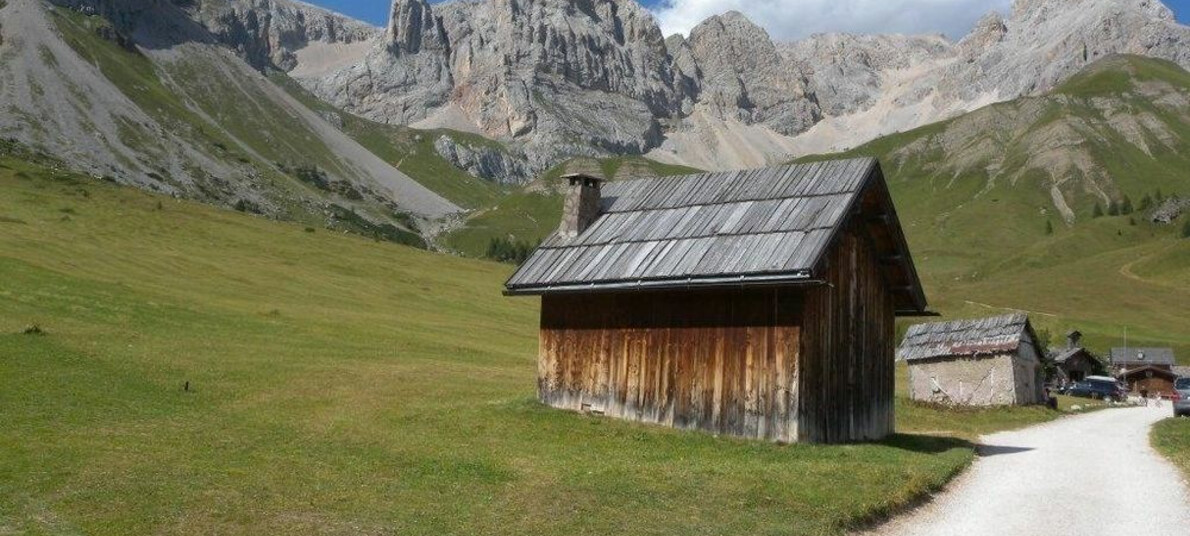 Con il quattrozampe da Passo S. Pellegrino al Rifugio Fuciade