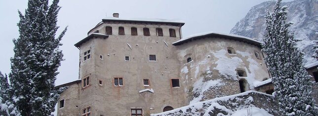 Castel Pietra | © Foto Archivio Apt