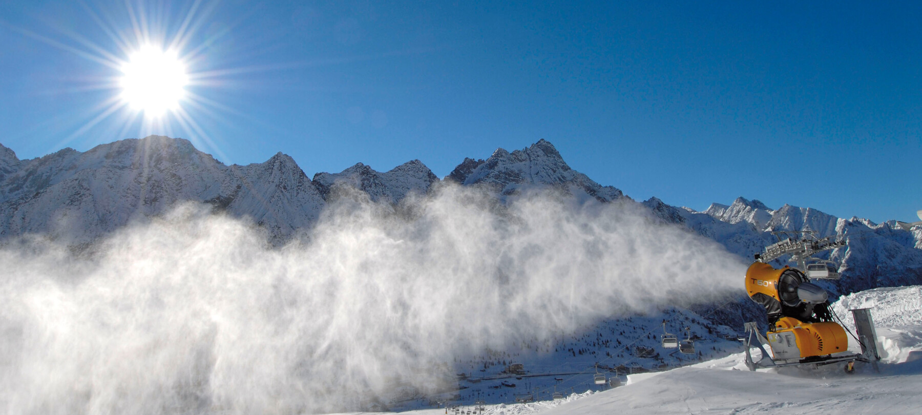 Passo del Tonale - Panorama con cannone da neve - photo Daniele Lira