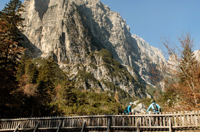 Bridge along the route | © APT Dolomiti di Brenta e Paganella