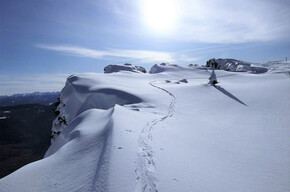 Monte Roen mit Skitourenski im Winter | © APT Val di Non 