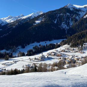 Passeggiata in piano sulla neve al Lez di Rumo Val di Non Trentino | © APT Val di Non 