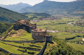 Besenello-Tour, zwischen Schloss Beseno und den Zambeler Wasserfällen | © APT Rovereto Vallagarina Monte Baldo