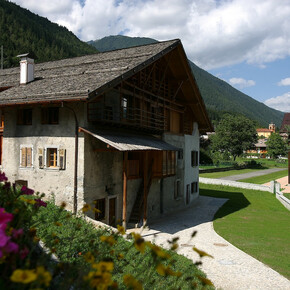 Casa Cüs, in Darè, a typical example of rural alpine architecture | © Madonna di Campiglio Azienda per il Turismo 
