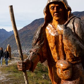 Ogni scultura racconta una leggenda locale | © Madonna di Campiglio Azienda per il Turismo 