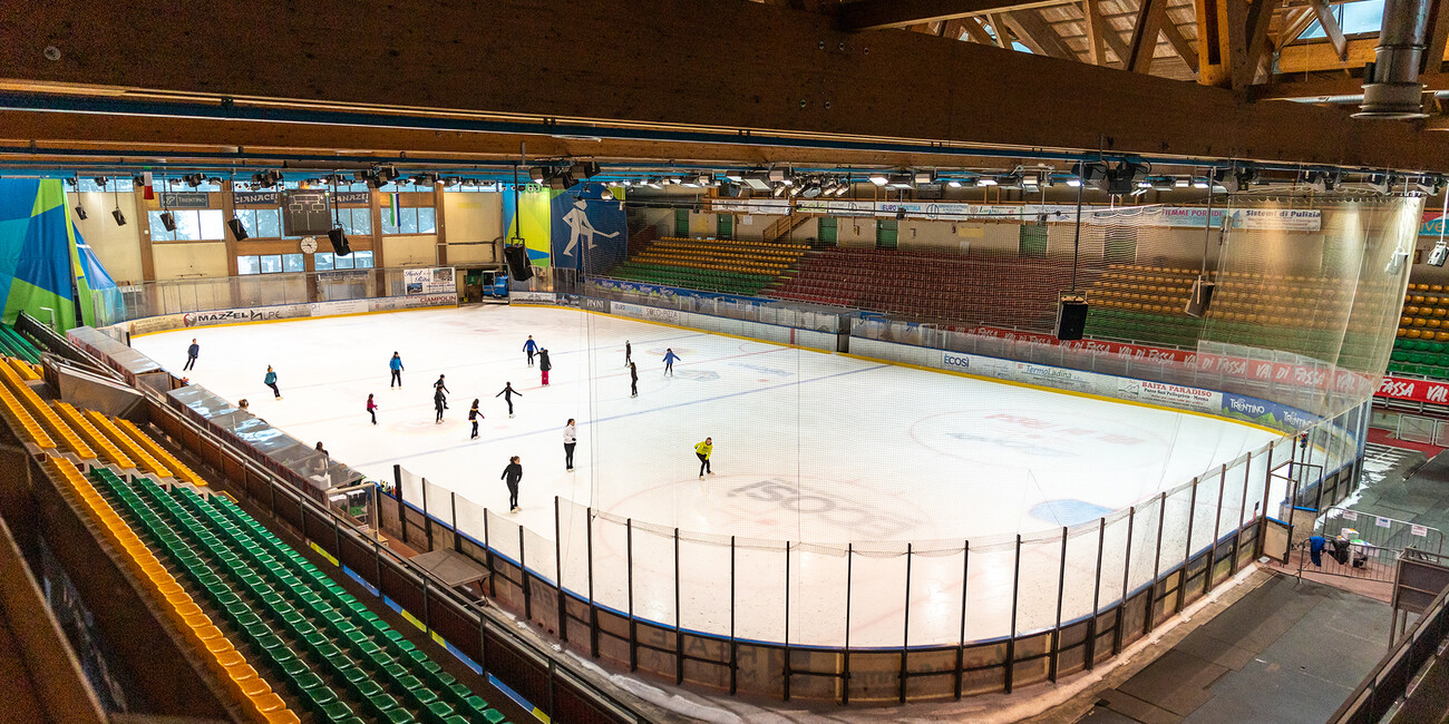 Indoor-Eisstadion "Gianmario Scola" #4