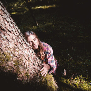 Primiero - Val Noana - Sentiero degli abeti giganti - Forest Bathing - Abbraccio | © Alice Russolo