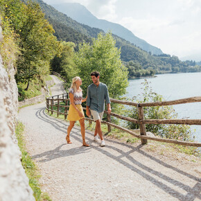 A tour around the lake