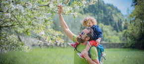 Garda Trentino - Tenno - Papà con bambino | © Alessandro Galvagni