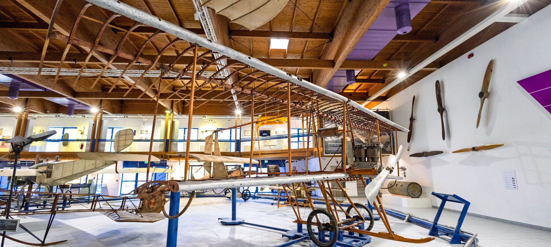 Von Caproni bis zum Festivolare: die Geschichte des Fliegens im Trentino