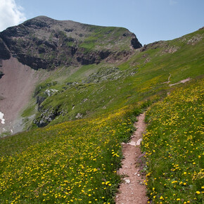 Loop trail on Pian della Nana and Sasso Rosso Peak