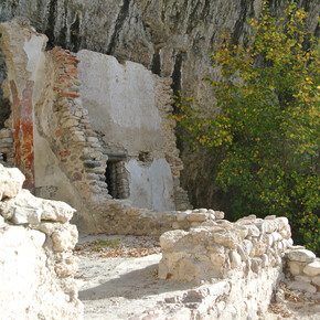 Anello nel canyon di Santa Giustina passando per l'omonimo Eremo