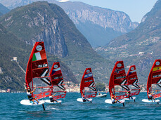 IQ FOIL Y&J International Games