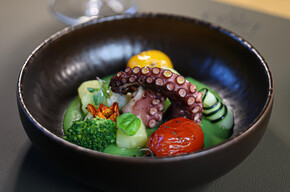 Gourmet Aperitif with Local Wines and Flavours