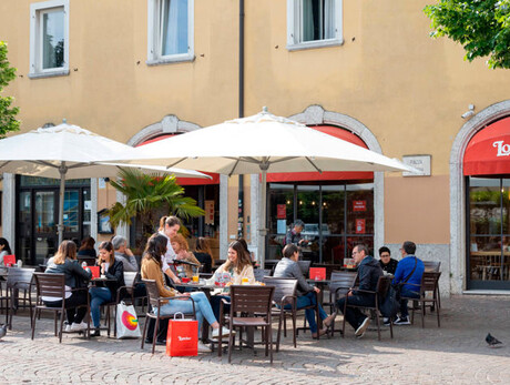 Frühstück im Loacker Café