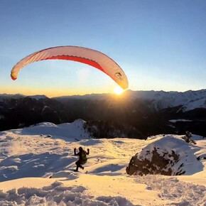 In volo al Tramonto dal Doss del Sabion
