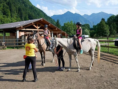 Oltre la sella: un mattino d'inverno tra cavalli e sapori artigianali