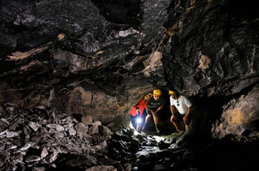 Besichtigung des antiken Silberbergwerk von Rumo