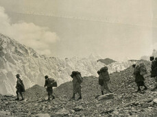  "Karakorum 1929: l&rsquo;impresa sospesa." 