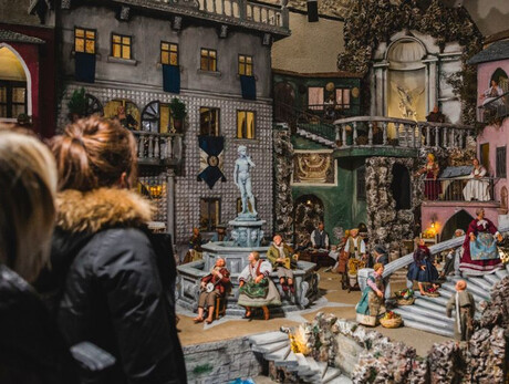  Christmas of Monumental Cribs 