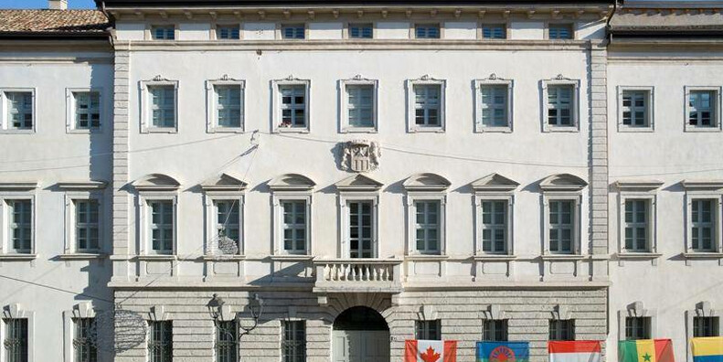 Palazzo Alberti Poja