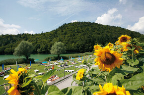 Prendere il sole sulle spiagge dei laghi trentini