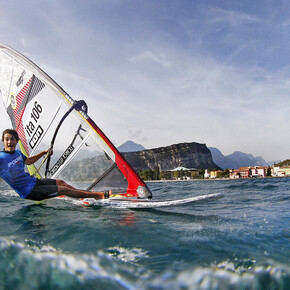 Watersporten op de meren van Trentino