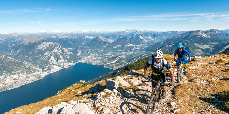 Alto Garda - Monte Baldo - Altissimo - Ciclisti in Mountain bike
