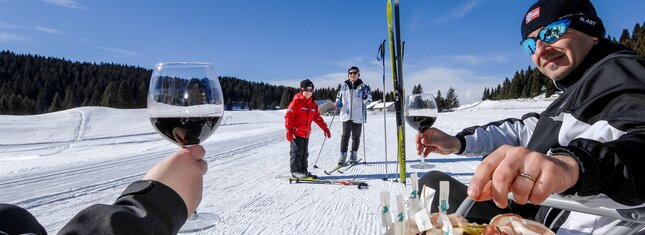 Folgaria cosa mangiare - Relax e merenda nei pressi delle piste a Passo Coe