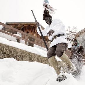 Valle dei Mocheni - Carnevale Mocheno - Maschera Betscho e Betscha