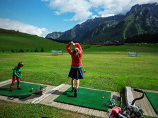 Madonna di Campiglio - Val Rendena - Bambini giocano a Golf