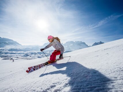 Madonna di Campiglio - Sci alpino - Sciatrice in pista