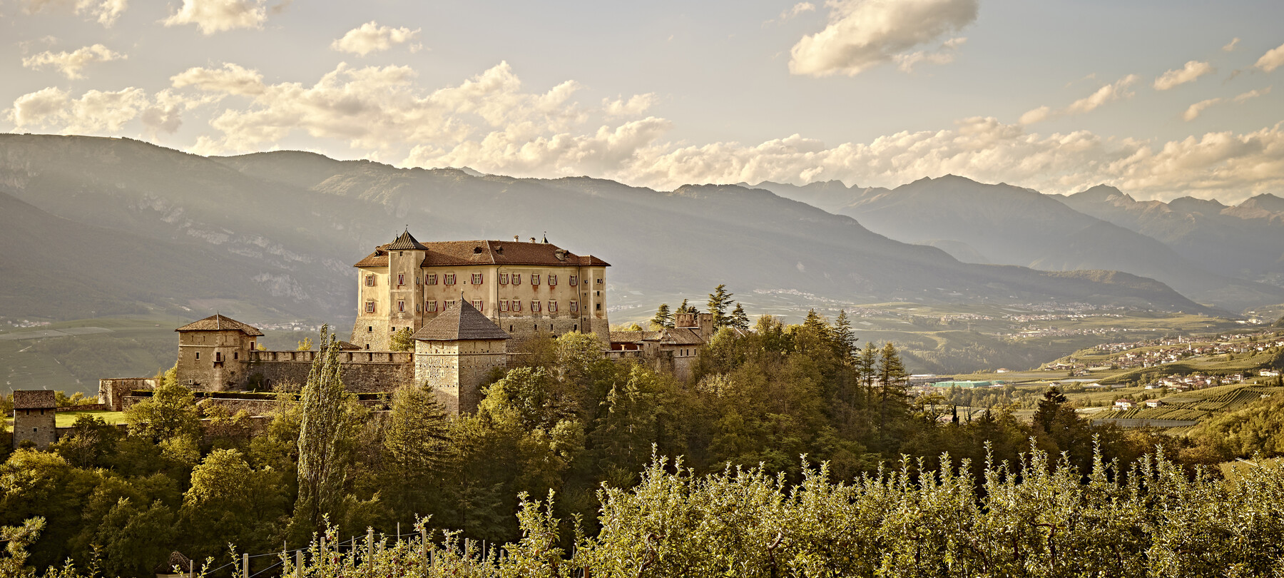 Valle di Non, Vigo di Ton, Castel Thun, panorama