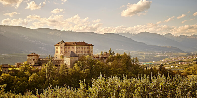 Valle di Non, Vigo di Ton, Castel Thun, panorama
