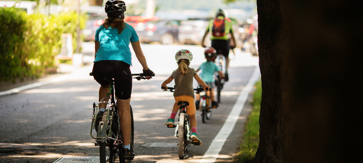 Riva del Garda - Fahrrad auf dem Fahrrad Familie - Urlaub mit Kindern