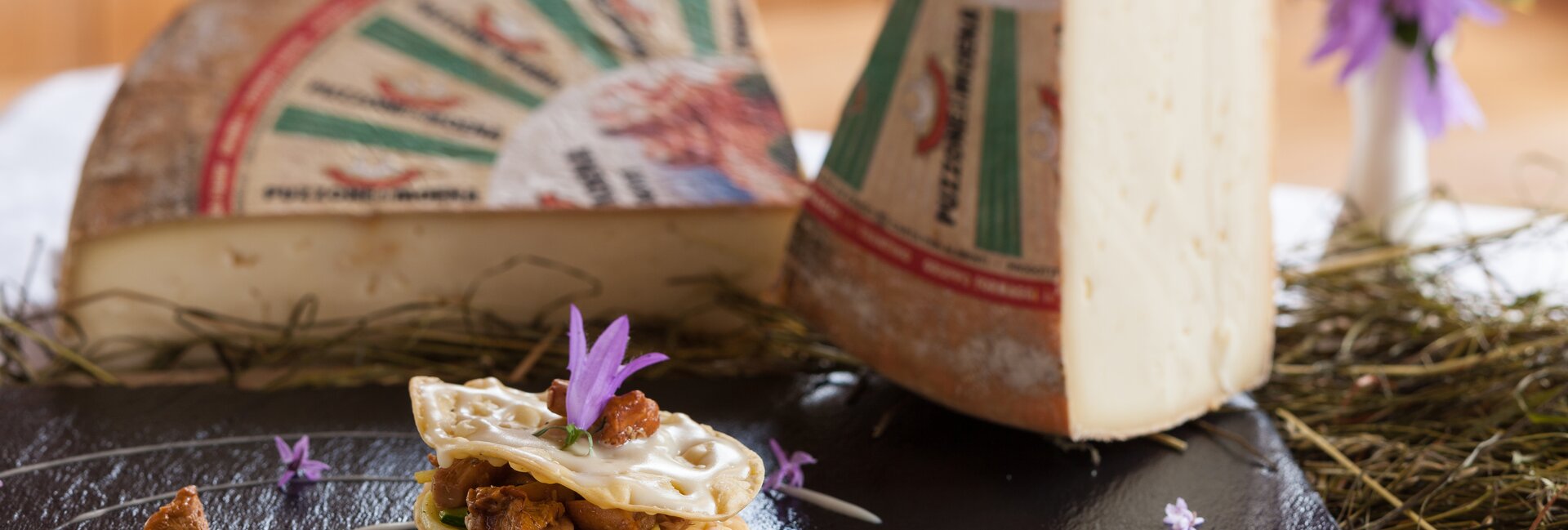 Val di Fassa - Moena - Spróbować sera Puzzone di Moena 