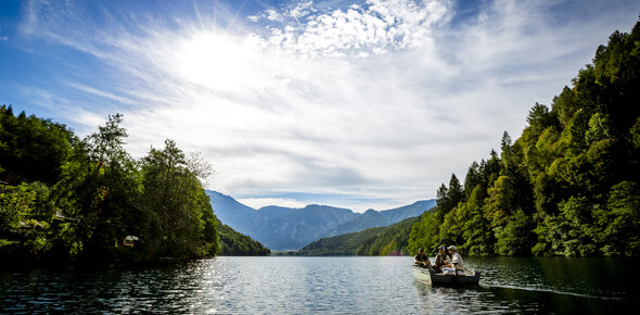 Lake Levico, lake surrounded by greenery where you can find peace and relaxation