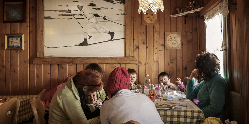 San Martino di Castrozza - Passo Rolle - Capanna Cervino - Famiglia a pranzo