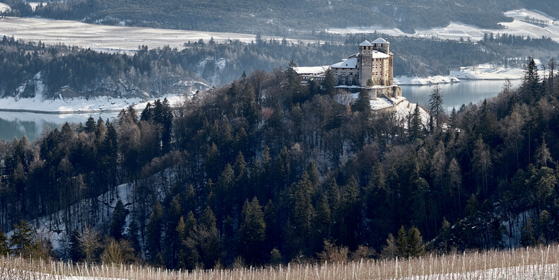 Val di Non - Castel Cles - Panorama invernale
