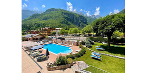giardino e piscina