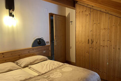 camera matrimoniale con piumoni anallergici