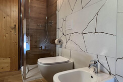 Nuovissimo bagno con doccia