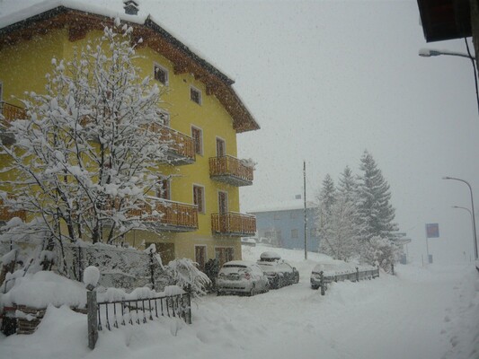 esterno casa inverno appartamenti mosconi mistica