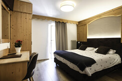 Hotel Aurora-1