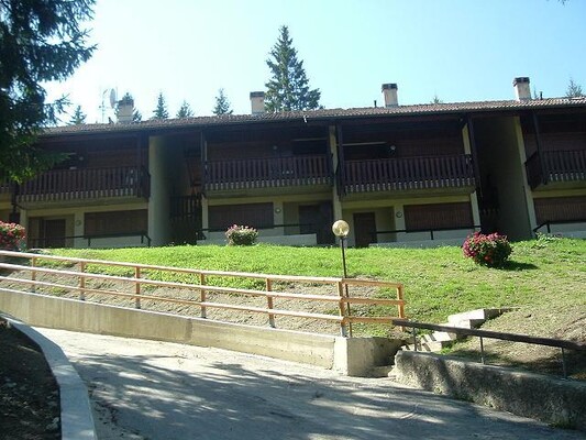 esterno frontale estate