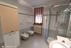 Bagno con doccia