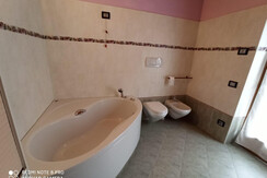 Bagno con vasca/doccia