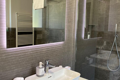 Bagno camera tripla superior