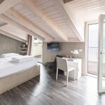  Photo of Double room Lake Superior Deconstruct