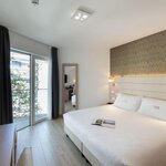 Foto di Camera Comfort con vista lago parziale